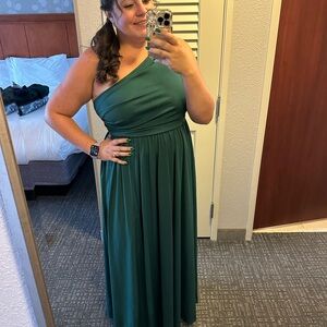 Elegant Green One-Shoulder Dress